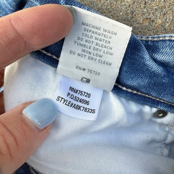 Buckle BKE Payton Universal Fit Mid Rise Bootcut Distressed Jeans 26S ABK7833S - Picture 5 of 8